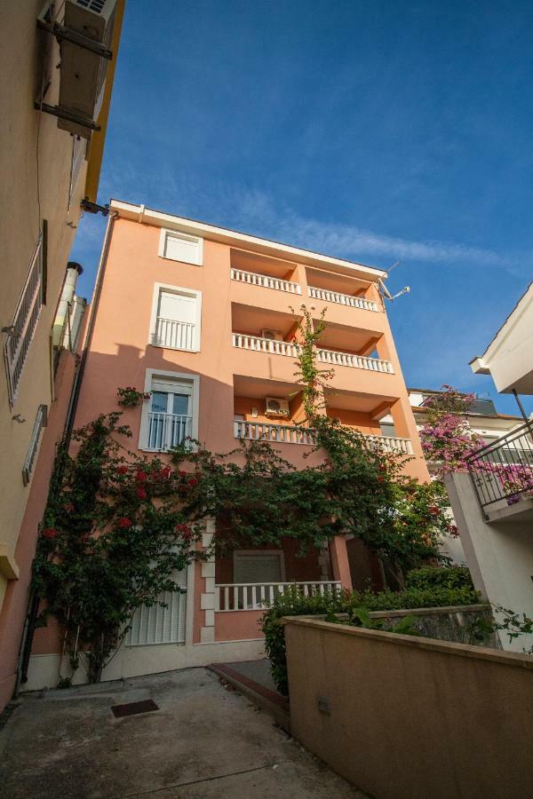 Apartments Knezovic Gradac  Extérieur photo