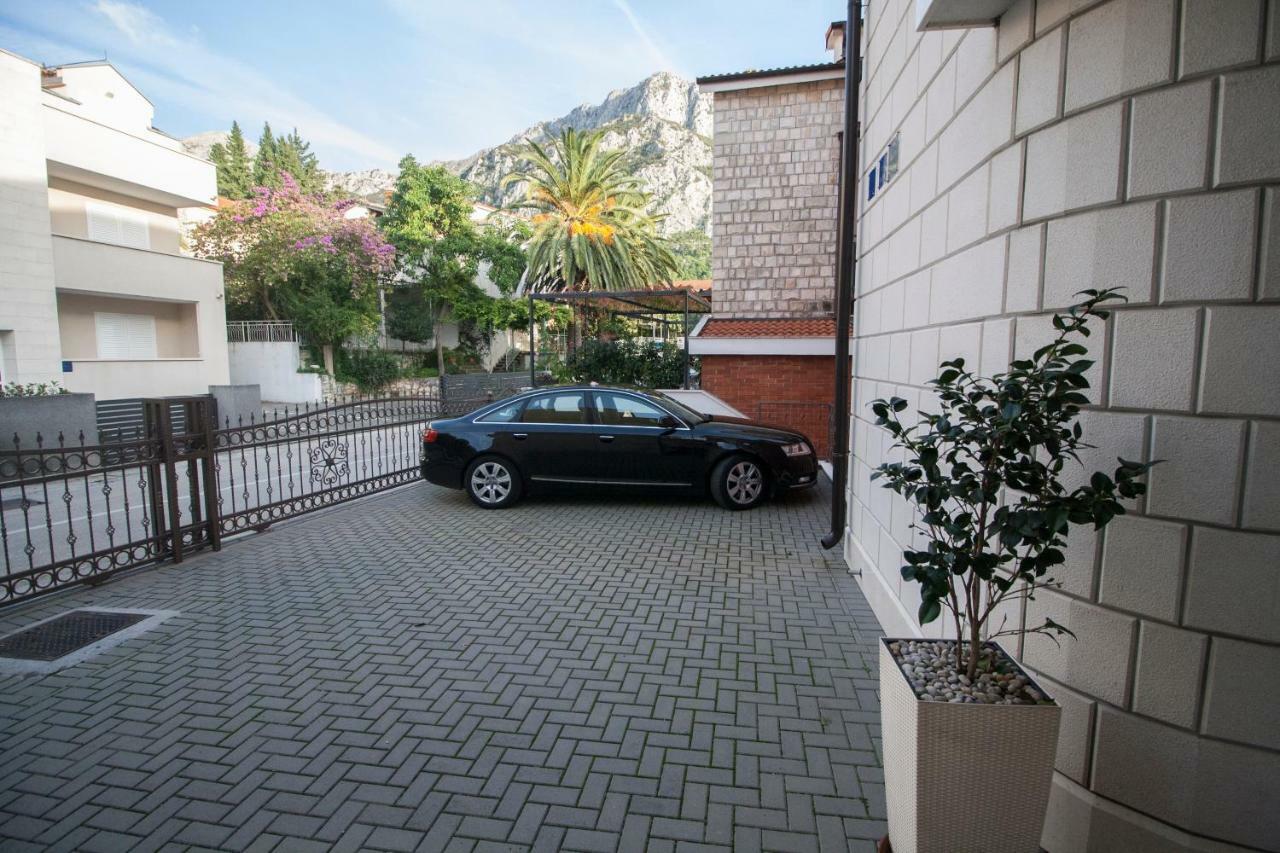 Apartments Knezovic Gradac  Extérieur photo