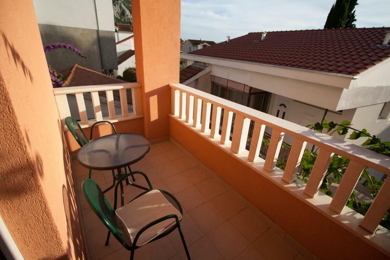 Apartments Knezovic Gradac  Extérieur photo