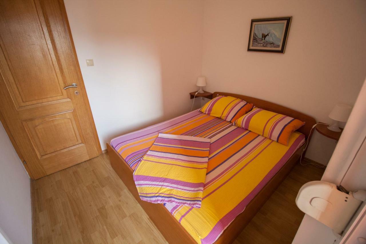 Apartments Knezovic Gradac  Extérieur photo