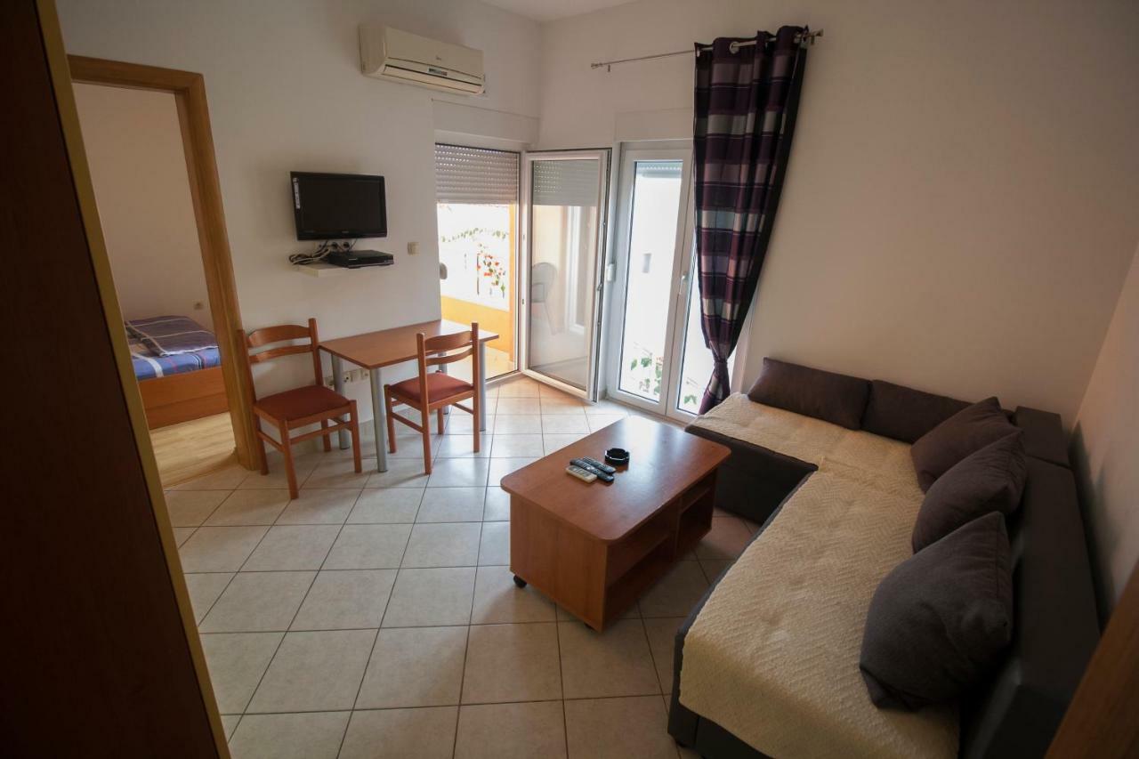 Apartments Knezovic Gradac  Extérieur photo