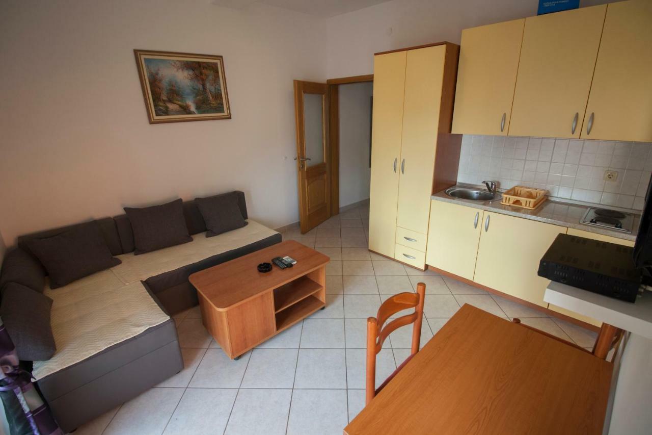 Apartments Knezovic Gradac  Extérieur photo