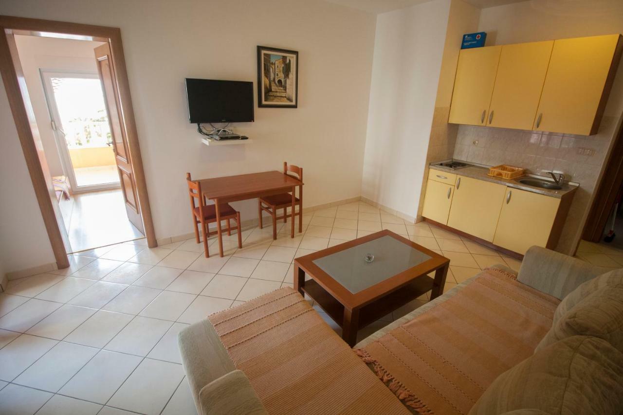 Apartments Knezovic Gradac  Extérieur photo