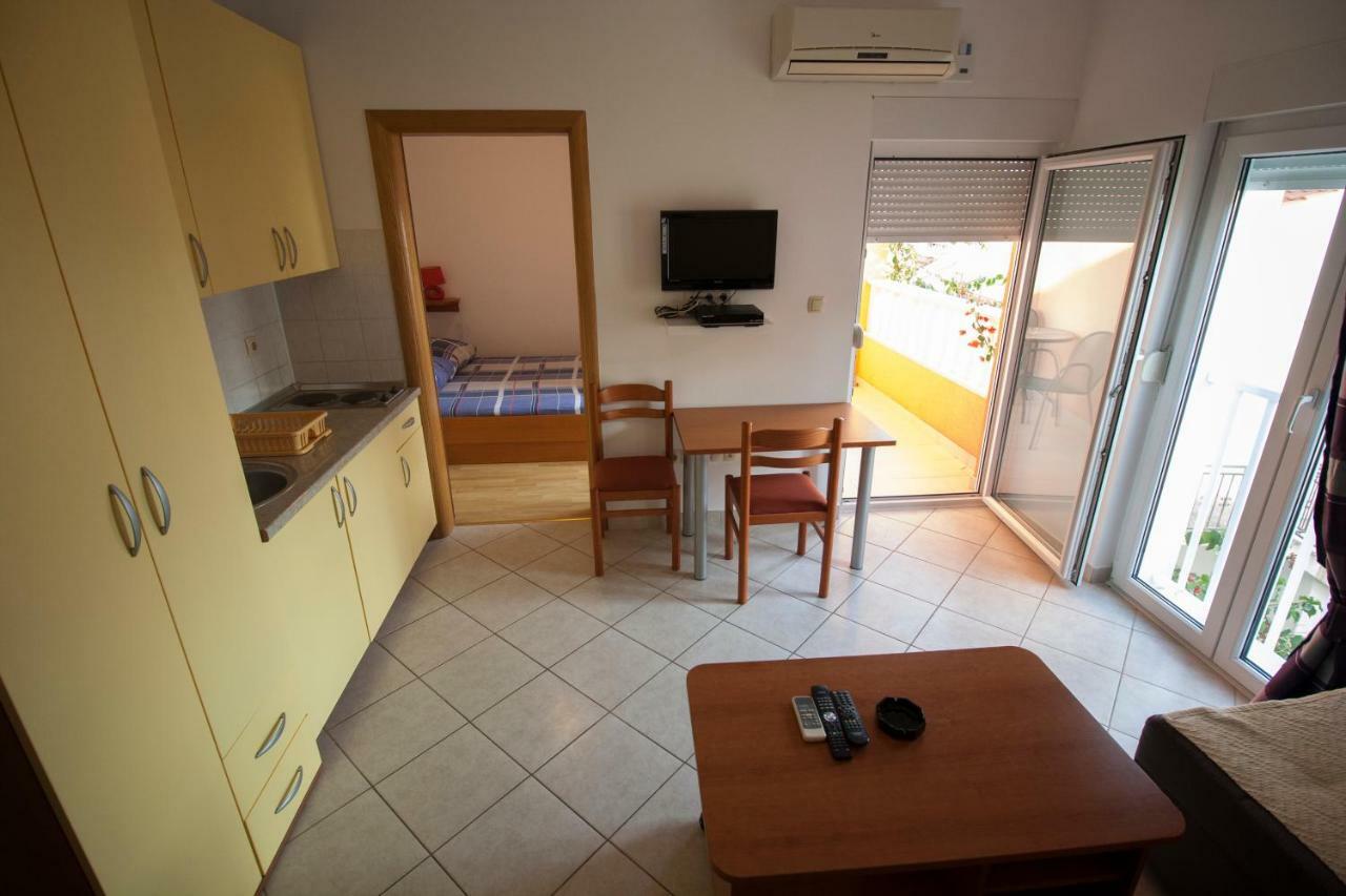 Apartments Knezovic Gradac  Extérieur photo