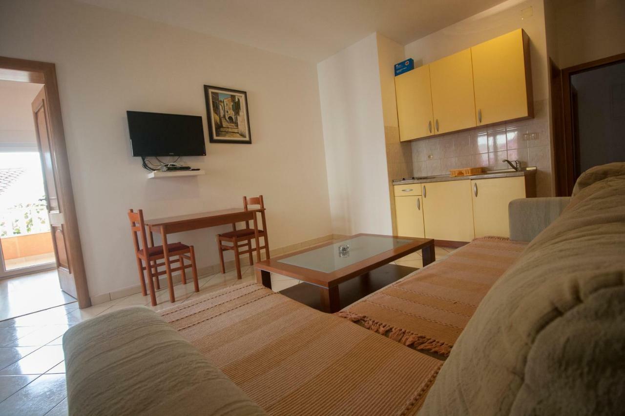 Apartments Knezovic Gradac  Extérieur photo