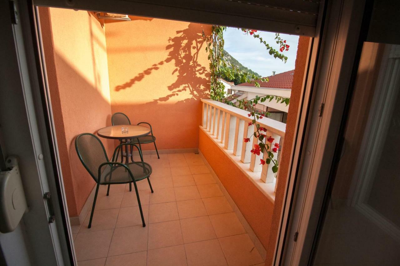 Apartments Knezovic Gradac  Extérieur photo