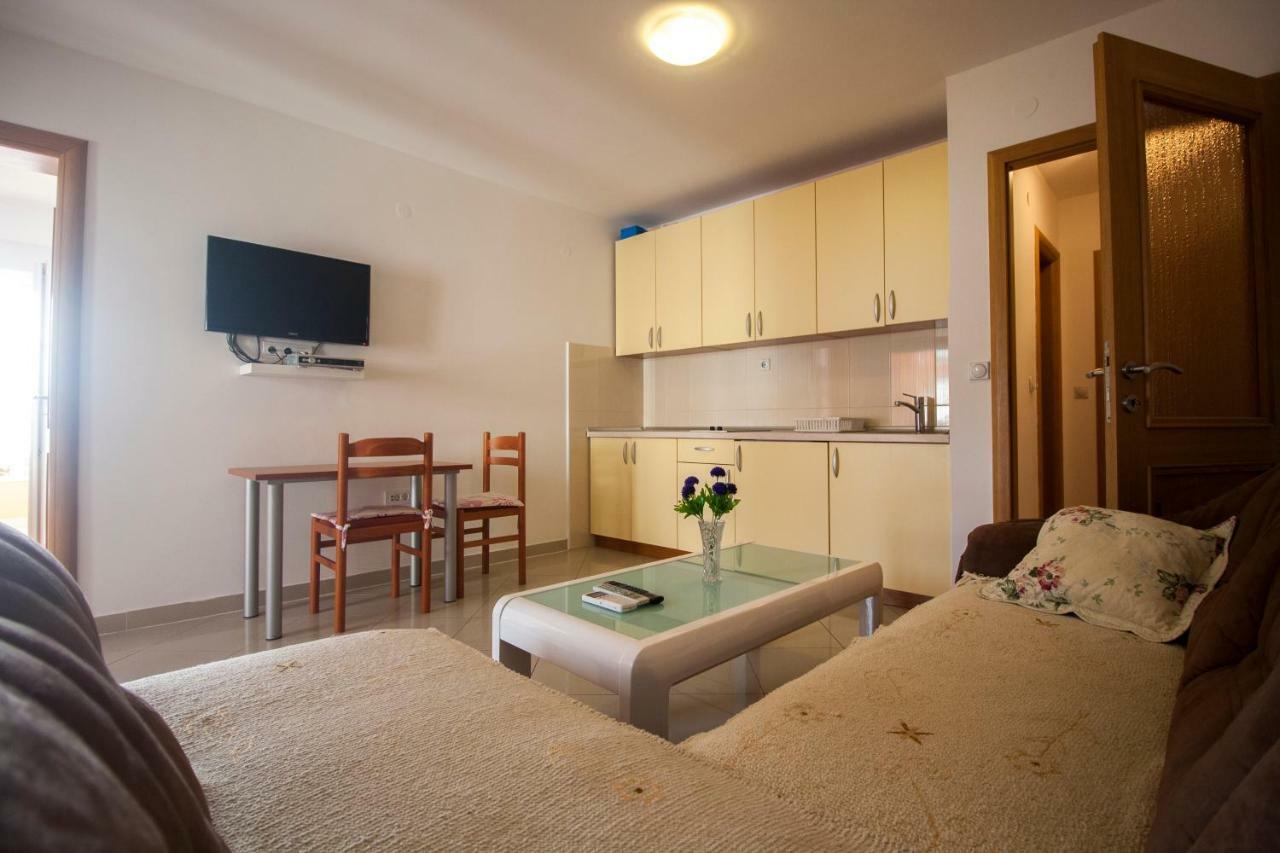 Apartments Knezovic Gradac  Extérieur photo
