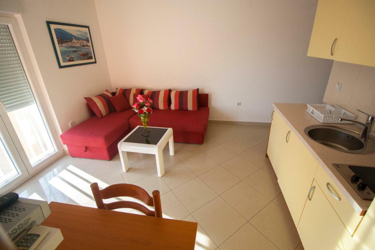 Apartments Knezovic Gradac  Extérieur photo