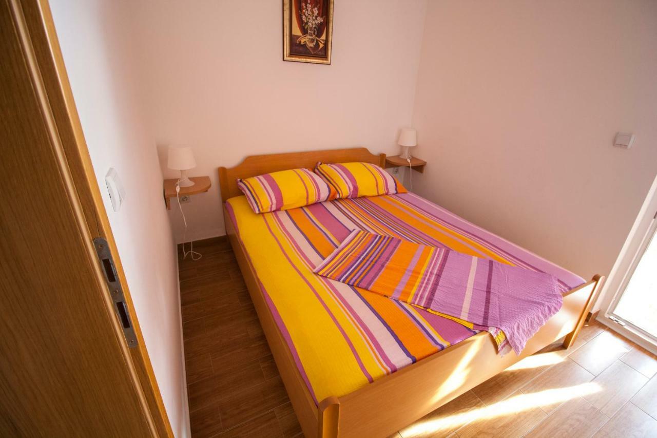 Apartments Knezovic Gradac  Extérieur photo