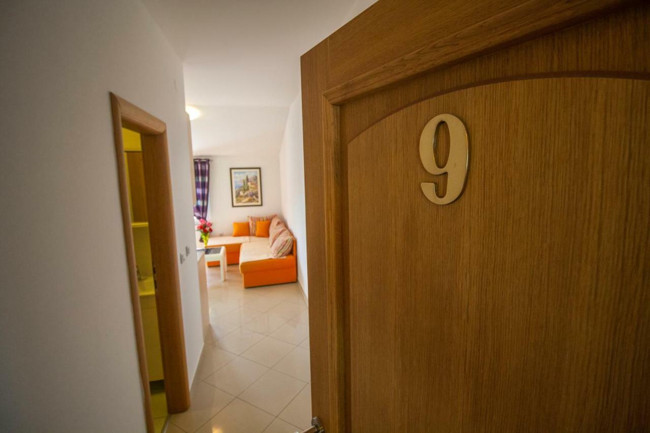 Apartments Knezovic Gradac  Extérieur photo